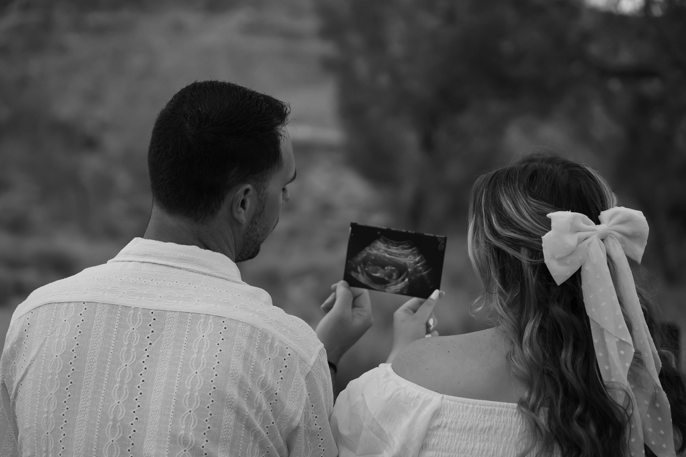 Maternity announcement session photo