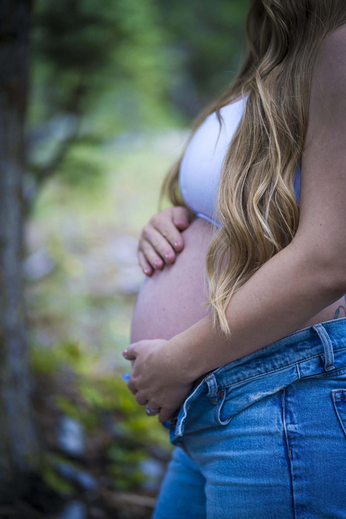 Maternity session detail photo